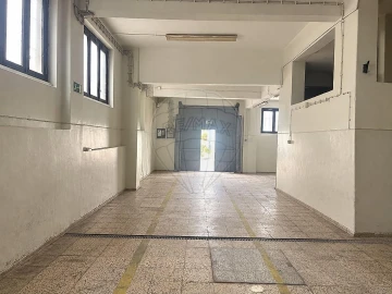 Armazém para Venda em Massamá e Monte Abraão