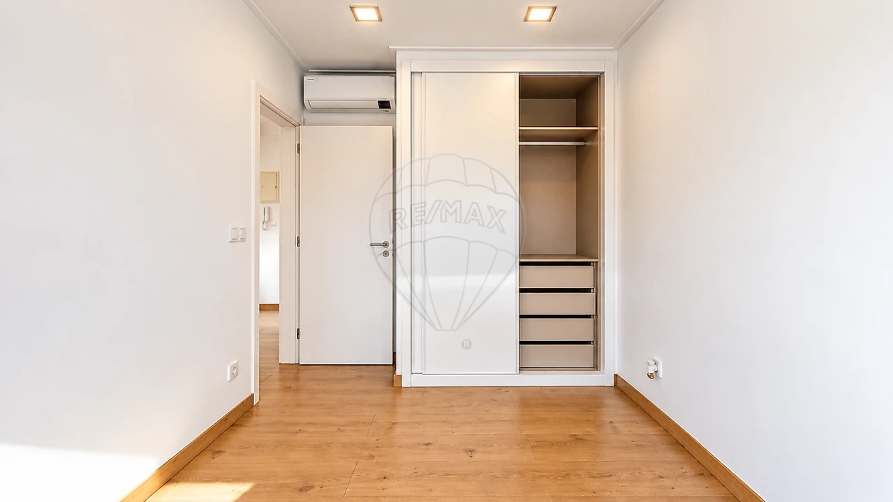 Apartamento T2 para Venda em Vialonga Foto 8