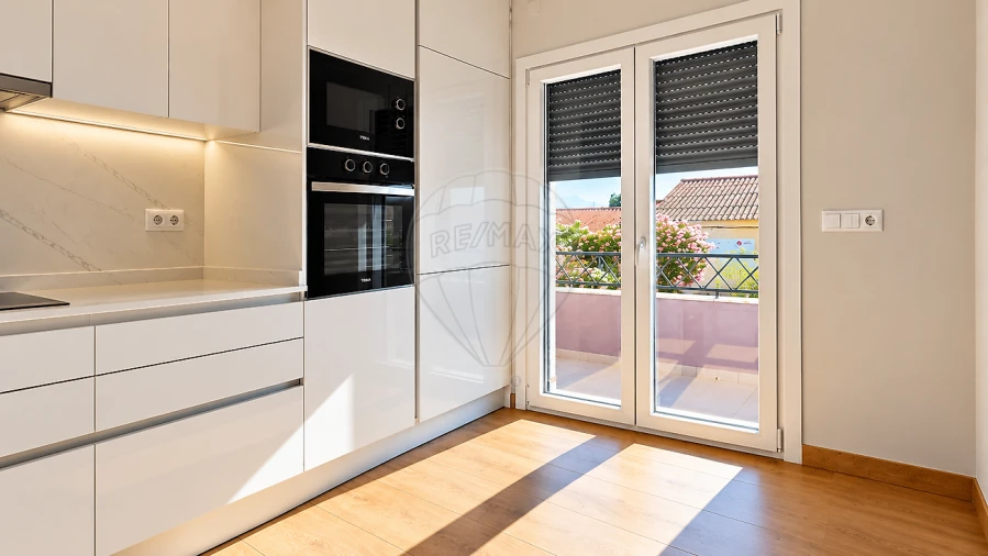 Apartamento T2 para Venda em Vialonga Foto 2