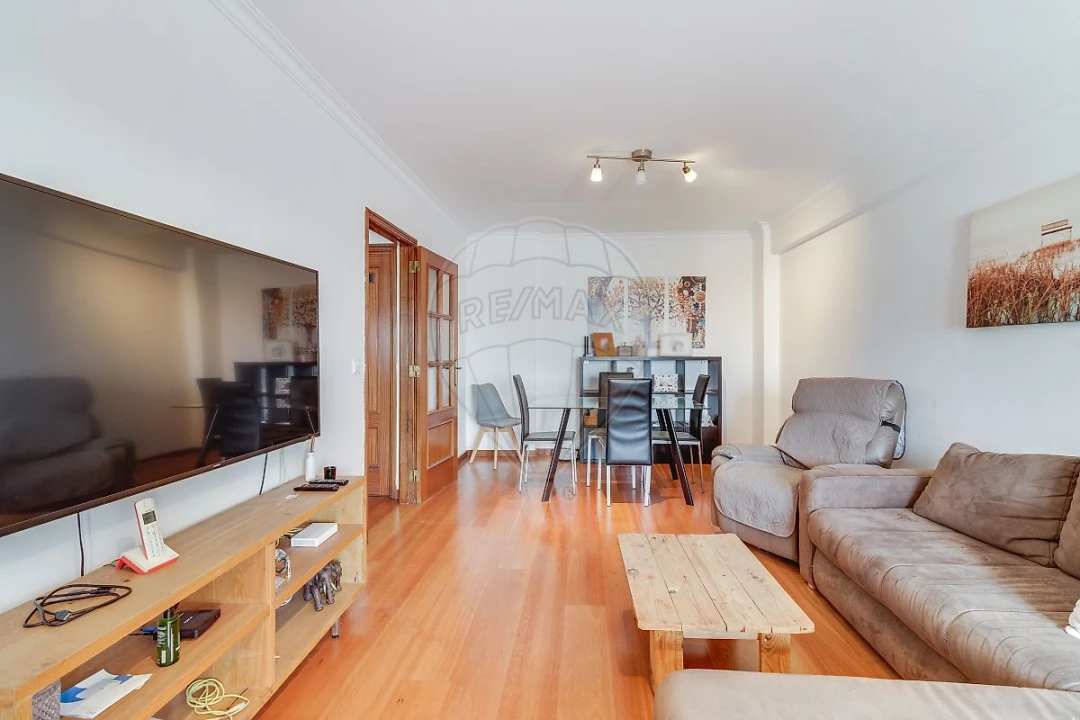 Apartamento T2 para Venda em Rio de Mouro Foto 1