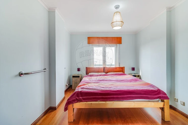 Apartamento T2 para Venda em Rio de Mouro Foto 9