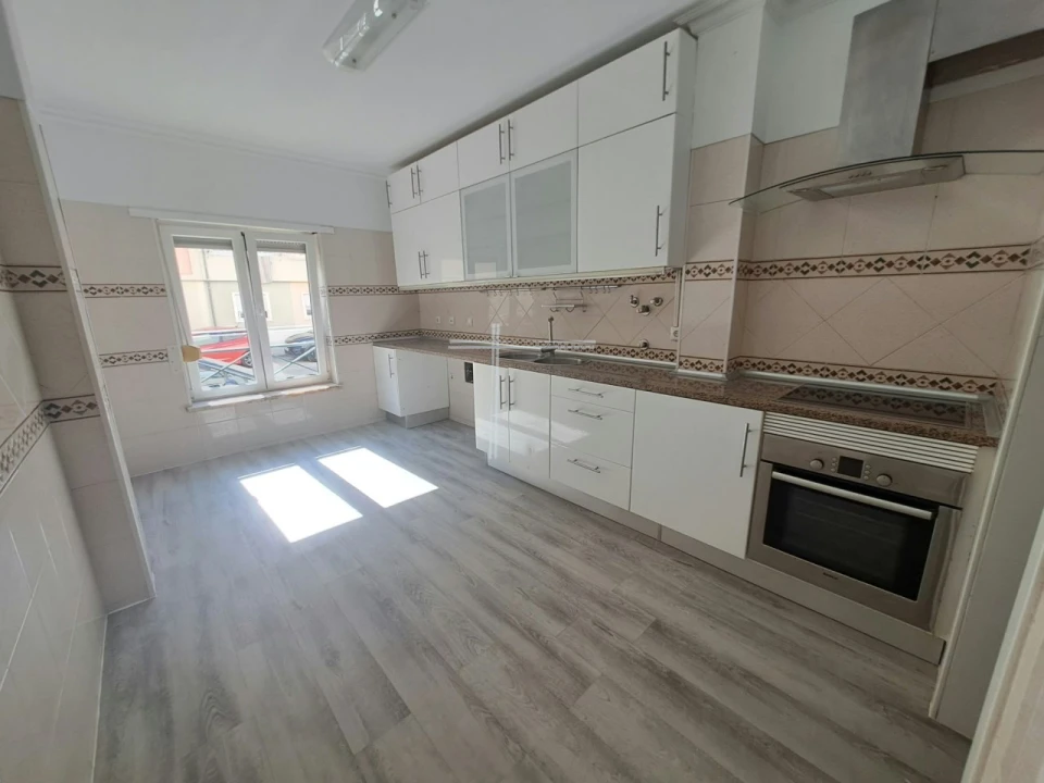 Apartamento T3 para Venda em Quinta do Conde Foto 1