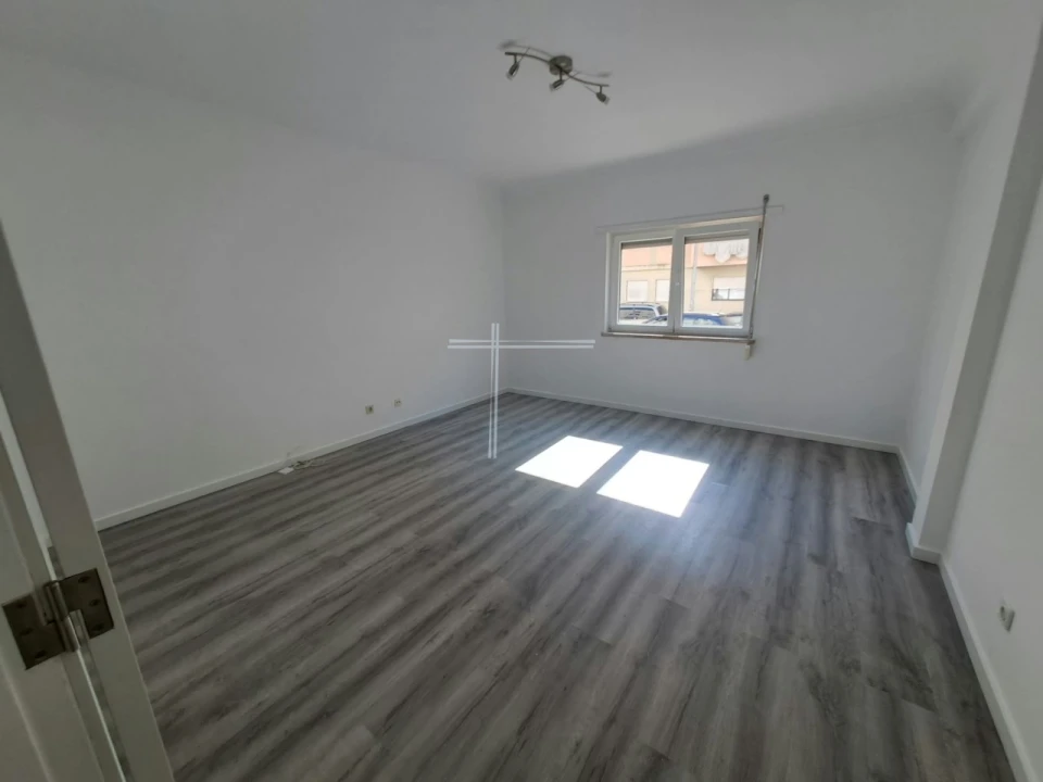 Apartamento T3 para Venda em Quinta do Conde Foto 8