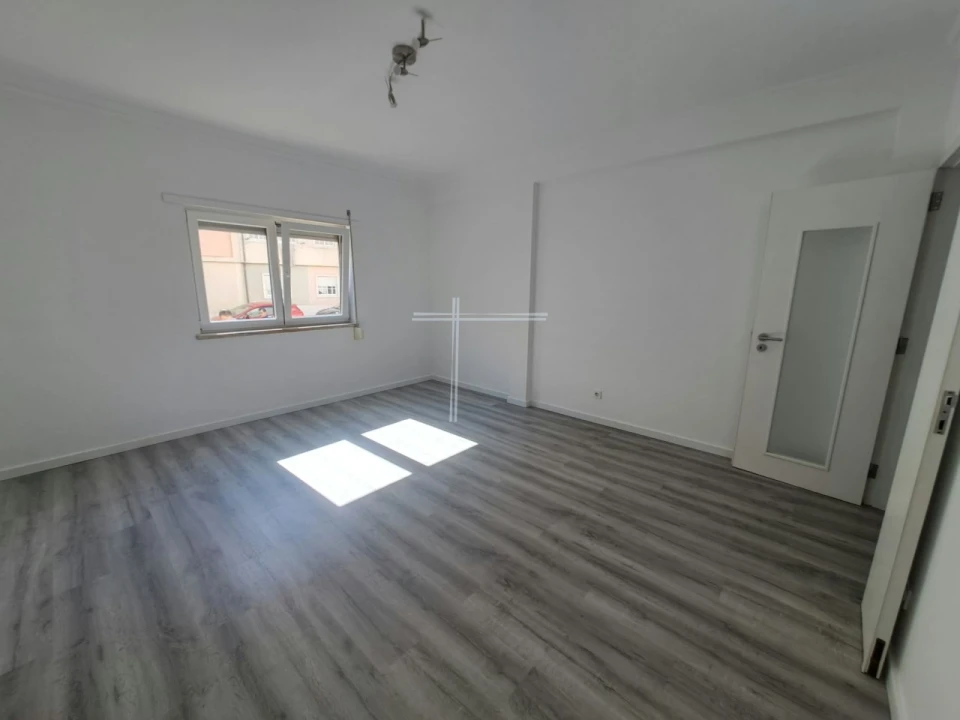 Apartamento T3 para Venda em Quinta do Conde Foto 9