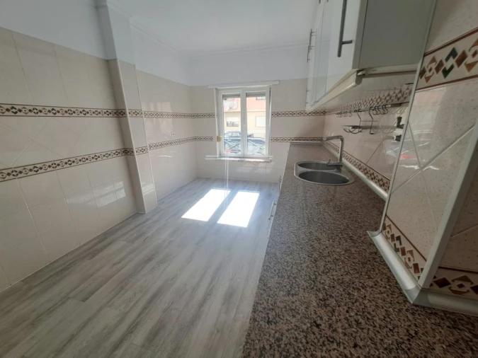 Apartamento T3 para Venda em Quinta do Conde Foto 4
