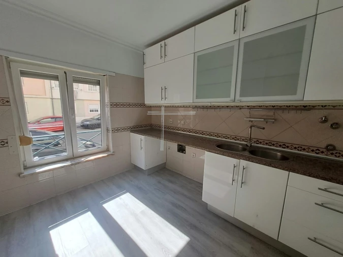 Apartamento T3 para Venda em Quinta do Conde Foto 5