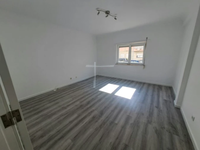 Apartamento T3 para Venda em Quinta do Conde Foto 8