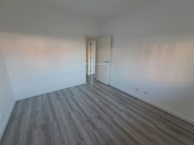 Apartamento T3 para Venda em Quinta do Conde Foto 15