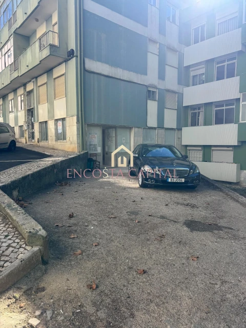 Negócio para Arrendamento em Agualva e Mira-Sintra