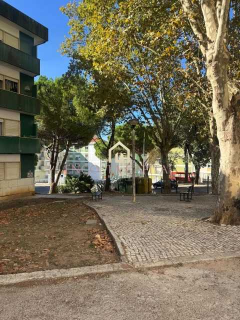 Negócio para Arrendamento em Agualva e Mira-Sintra