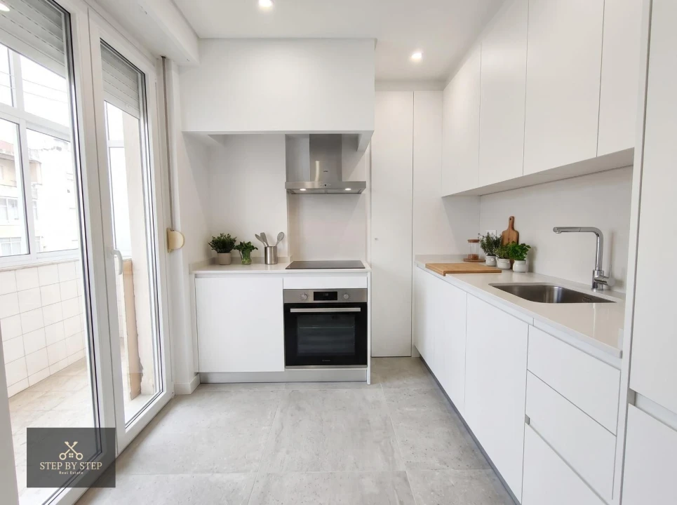 Apartamento T4 para Venda em Areeiro Foto 3
