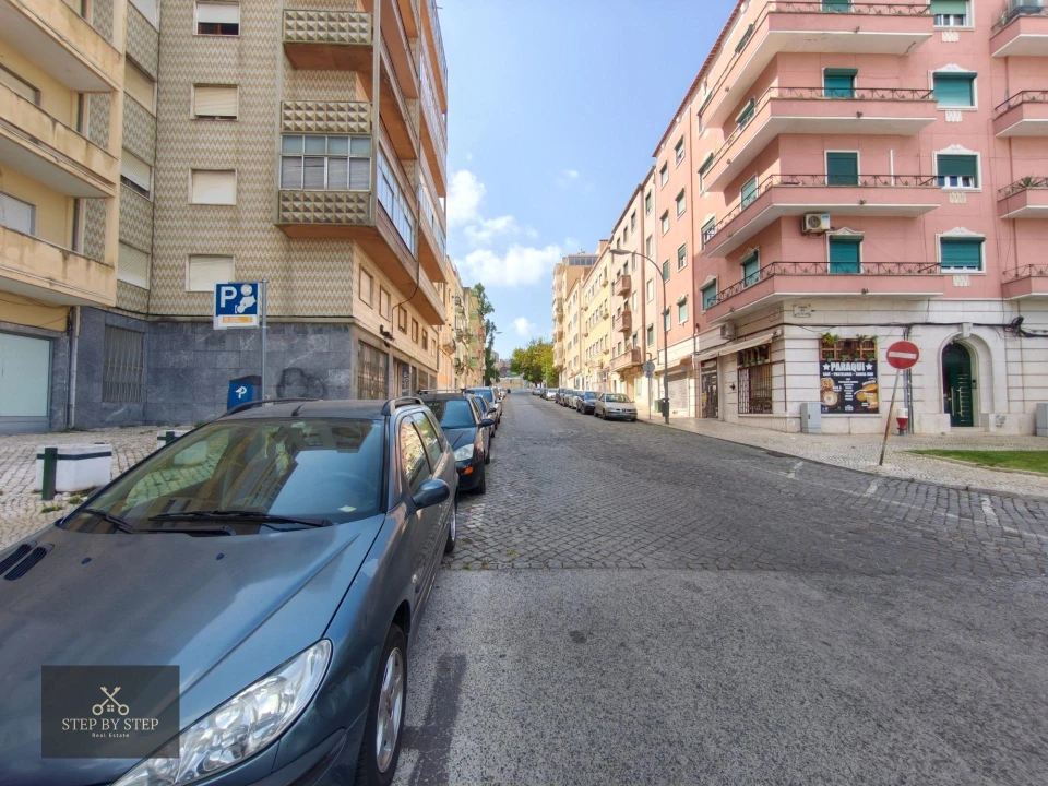 Apartamento T4 para Venda em Areeiro Foto 49