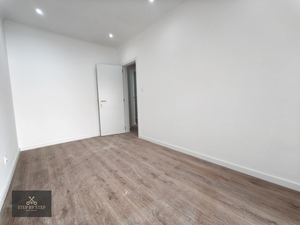 Apartamento T3 para Venda em Venteira Foto 9