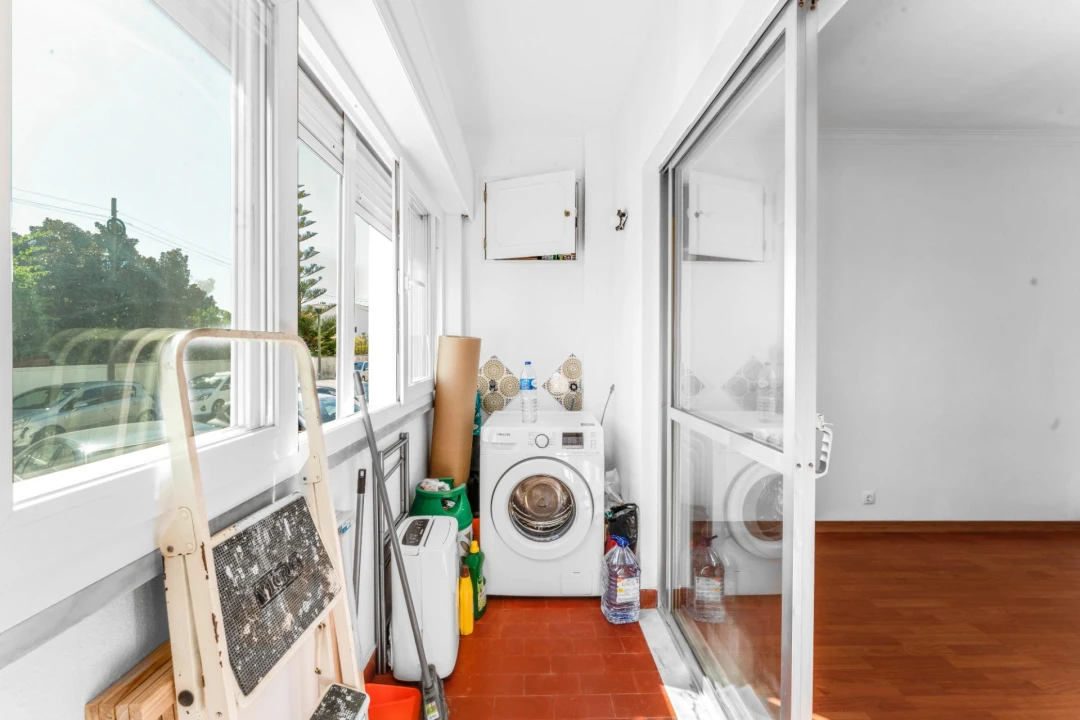 Apartamento T1 para Venda em Carcavelos e Parede Foto 12