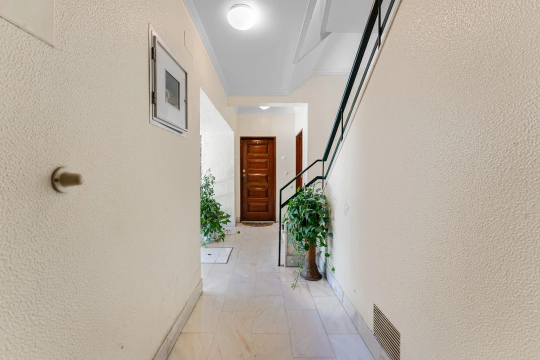 Apartamento T1 para Venda em Carcavelos e Parede Foto 16