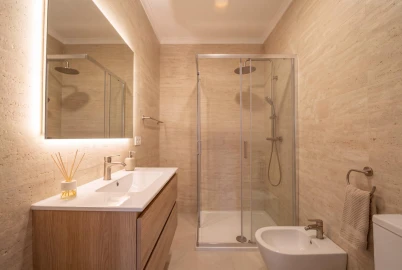 Apartamento T1 para Venda em Carcavelos e Parede