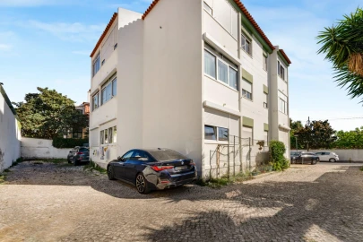 Apartamento T1 para Venda em Carcavelos e Parede