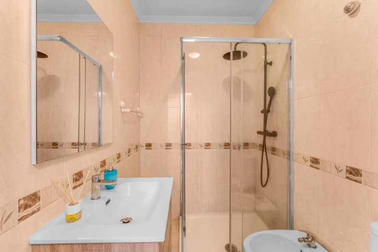 Apartamento T1 para Venda em Carcavelos e Parede Foto 10