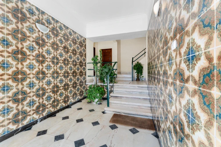 Apartamento T1 para Venda em Carcavelos e Parede Foto 18