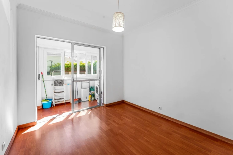 Apartamento T1 para Venda em Carcavelos e Parede Foto 7