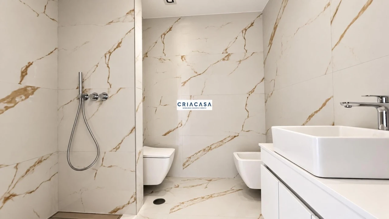 Apartamento T5 para Venda em Viseu Foto 38