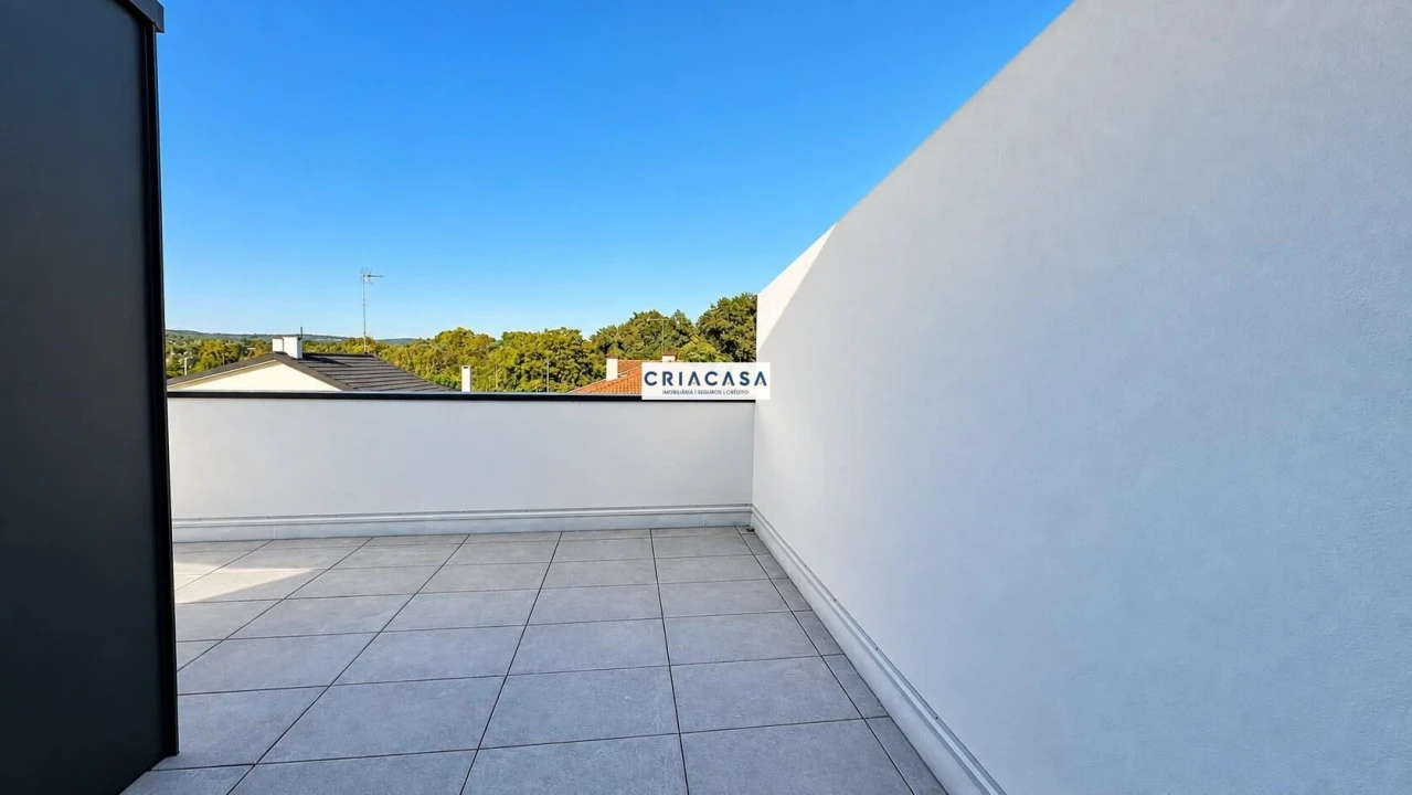 Apartamento T5 para Venda em Viseu Foto 33