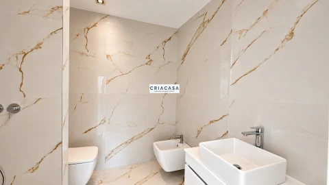 Apartamento T5 para Venda em Viseu