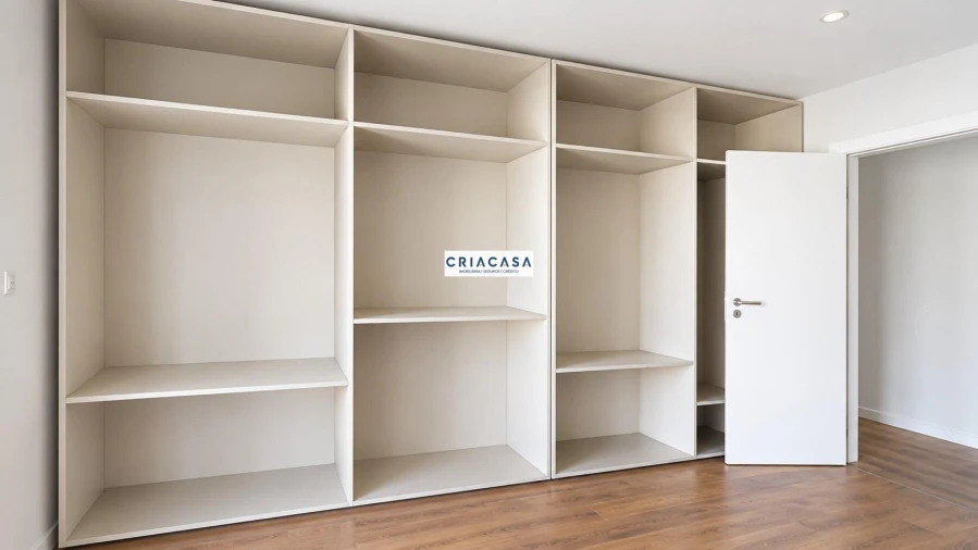 Apartamento T5 para Venda em Viseu Foto 13