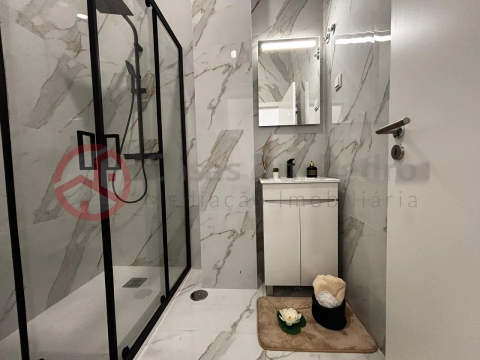 Apartamento T2 para Venda em São Vicente Foto 16