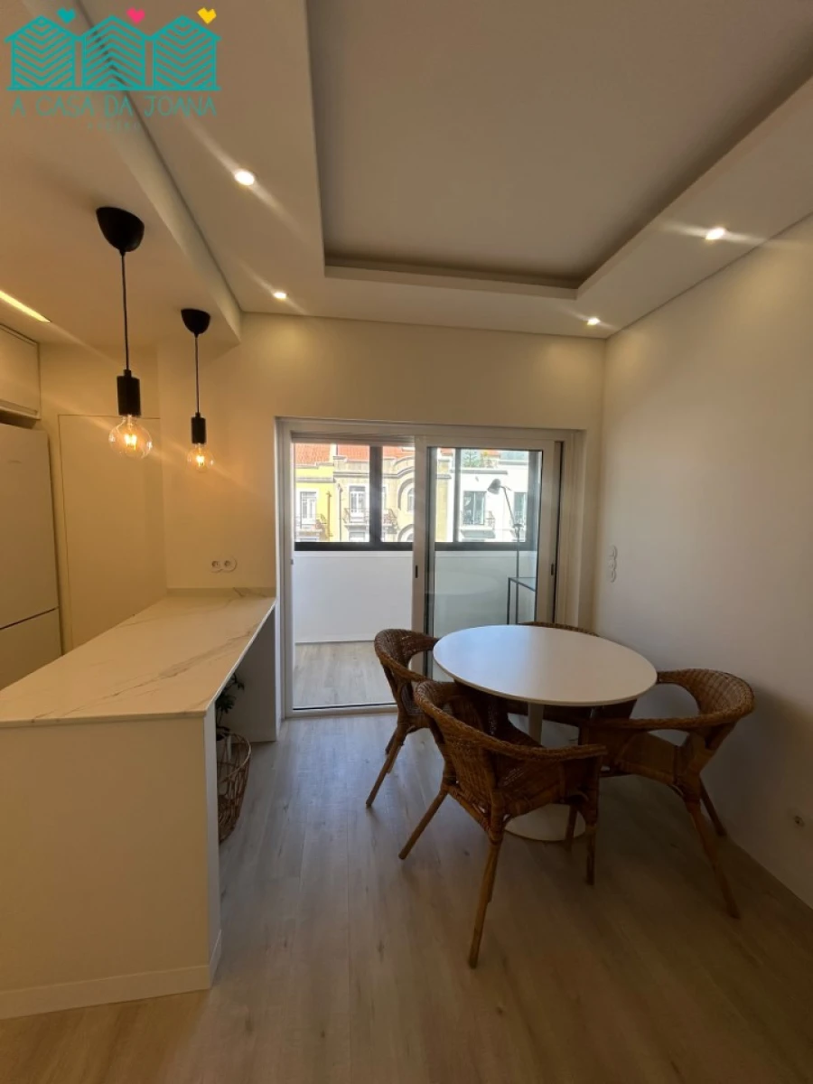 Apartamento T1 para Arrendamento em Avenidas Novas Foto 12