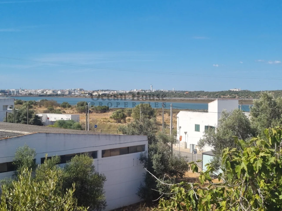 Terreno para Venda em Estômbar e Parchal Foto 1