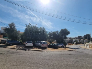 Terreno para Venda em Estômbar e Parchal
