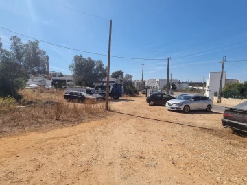 Terreno para Venda em Estômbar e Parchal