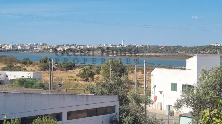 Terreno para Venda em Estômbar e Parchal