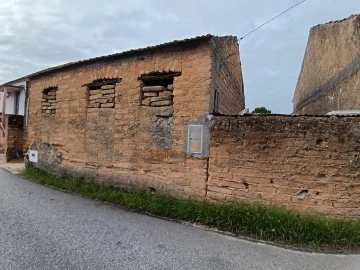 Moradia T1 para Venda em Oliveira do Bairro