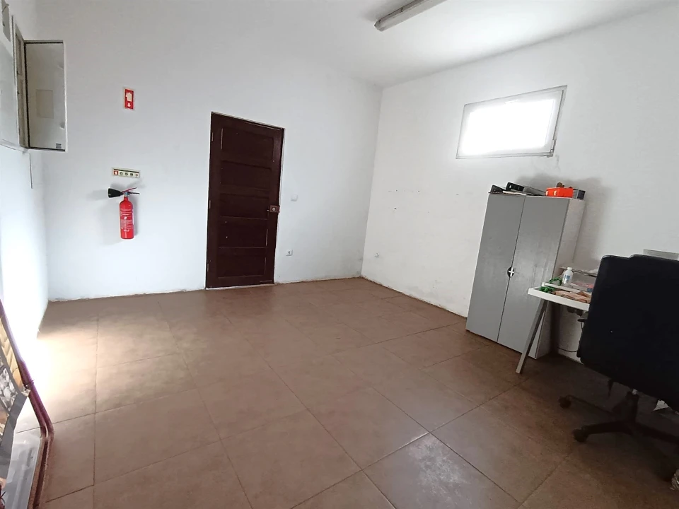 Negócio para Venda em Febres Foto 7