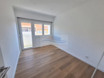 Apartamento T2 para Venda em Falagueira-Venda Nova