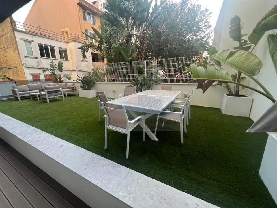 Apartamento T3 para Venda em Alvalade Foto 1
