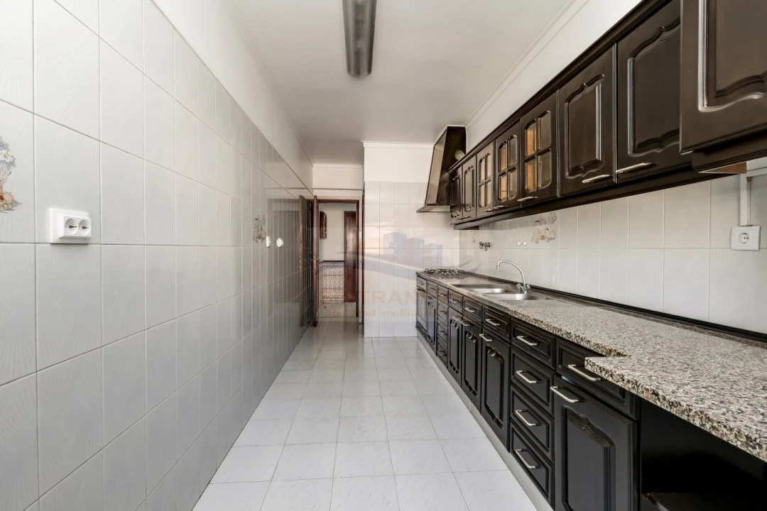 Apartamento T3 para Venda em Massamá e Monte Abraão Foto 2