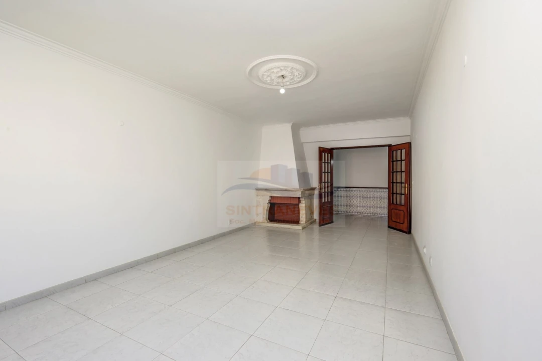 Apartamento T3 para Venda em Massamá e Monte Abraão Foto 8