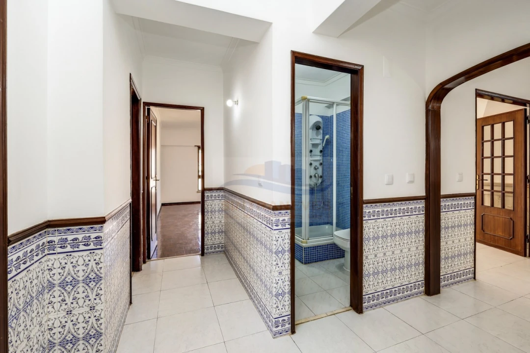 Apartamento T3 para Venda em Massamá e Monte Abraão Foto 14