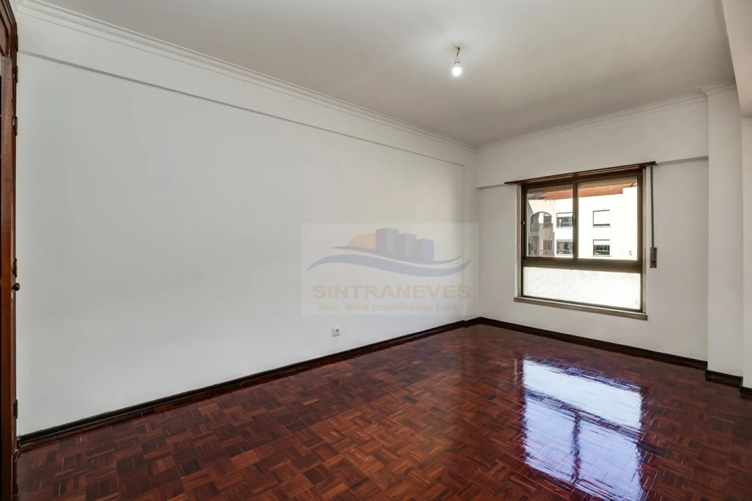 Apartamento T3 para Venda em Massamá e Monte Abraão Foto 16