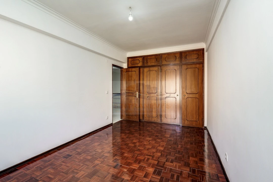 Apartamento T3 para Venda em Massamá e Monte Abraão Foto 18