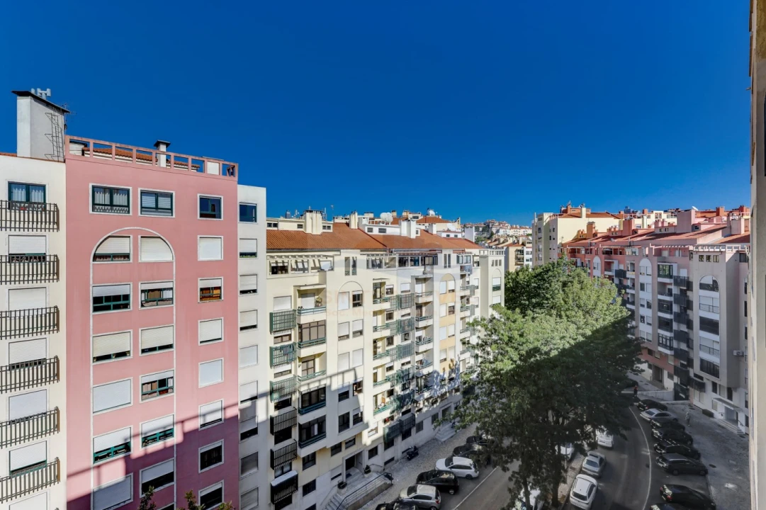 Apartamento T3 para Venda em Massamá e Monte Abraão Foto 22