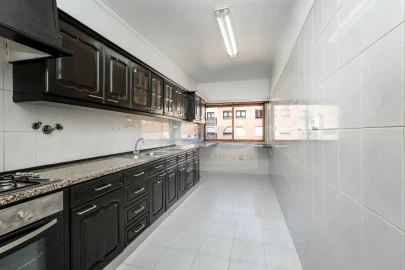 Apartamento T3 para Venda em Massamá e Monte Abraão