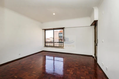 Apartamento T3 para Venda em Massamá e Monte Abraão