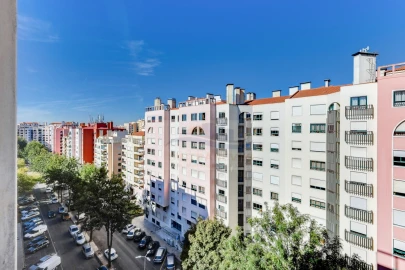 Apartamento T3 para Venda em Massamá e Monte Abraão