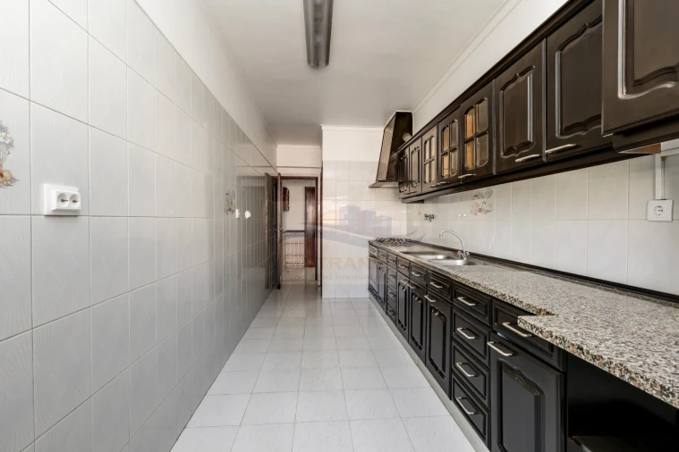 Apartamento T3 para Venda em Massamá e Monte Abraão Foto 2