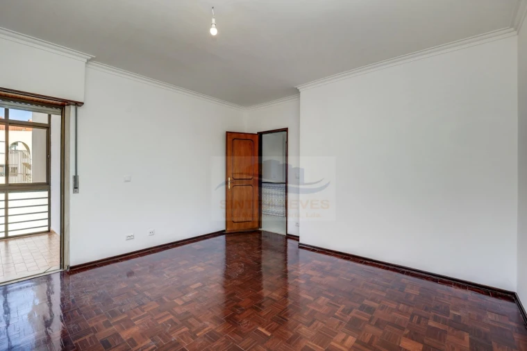 Apartamento T3 para Venda em Massamá e Monte Abraão Foto 12