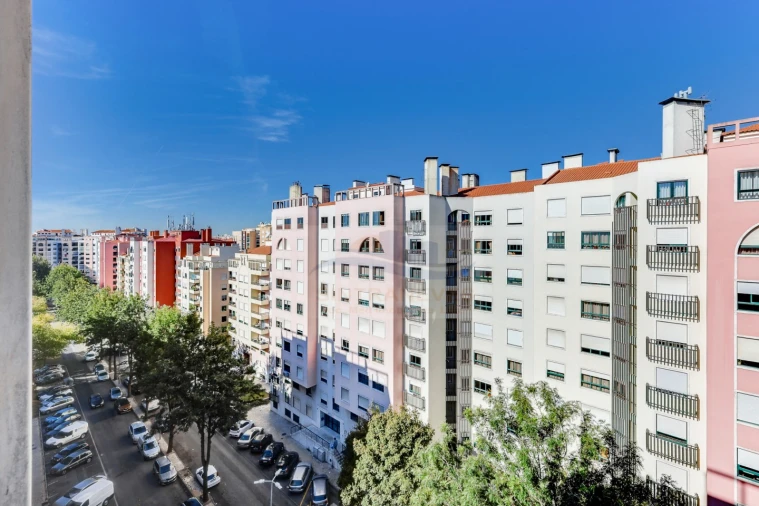 Apartamento T3 para Venda em Massamá e Monte Abraão Foto 21